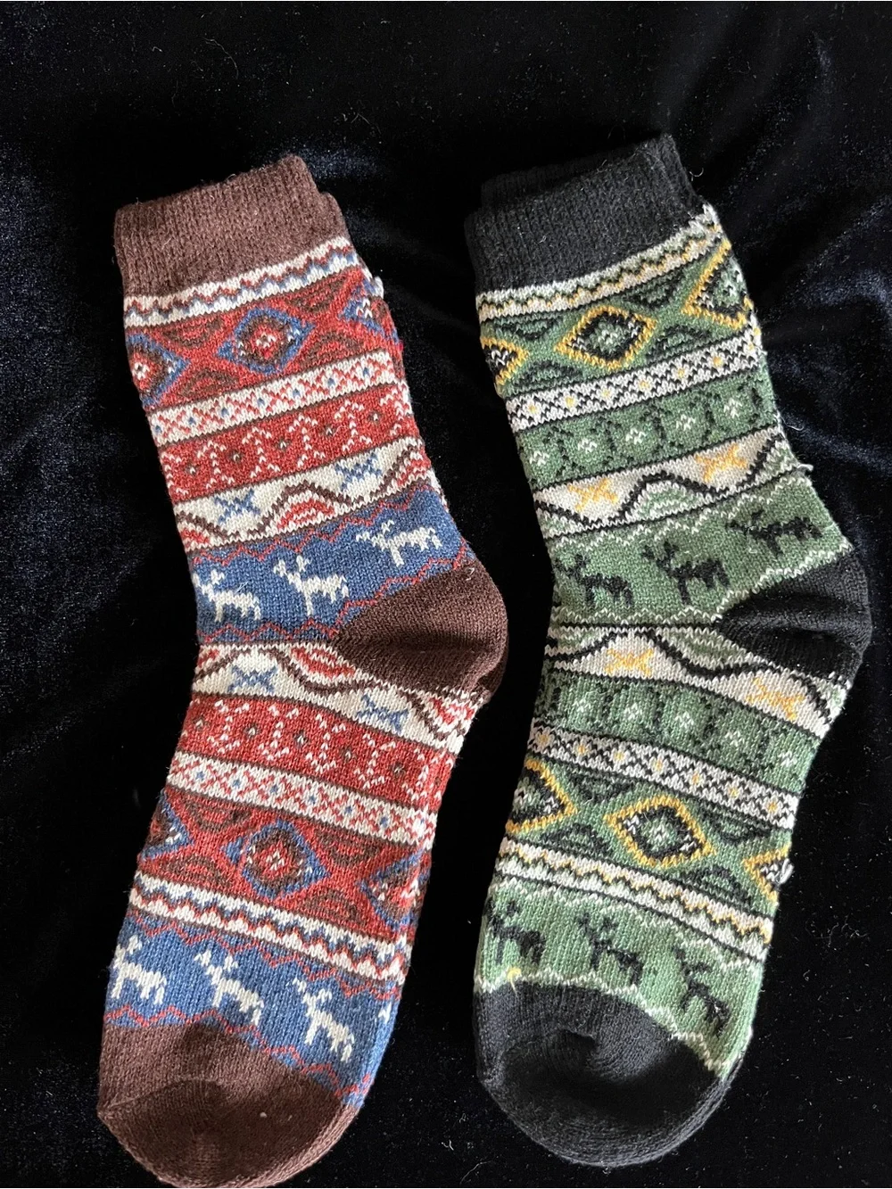 Lot of 2 Faire Isle Socks Green / Black & Brown / Blue Large